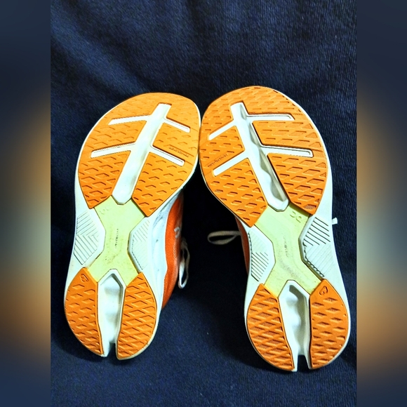 On Cloudeclipse Running Athletic Sneakers - Picture 7 of 11